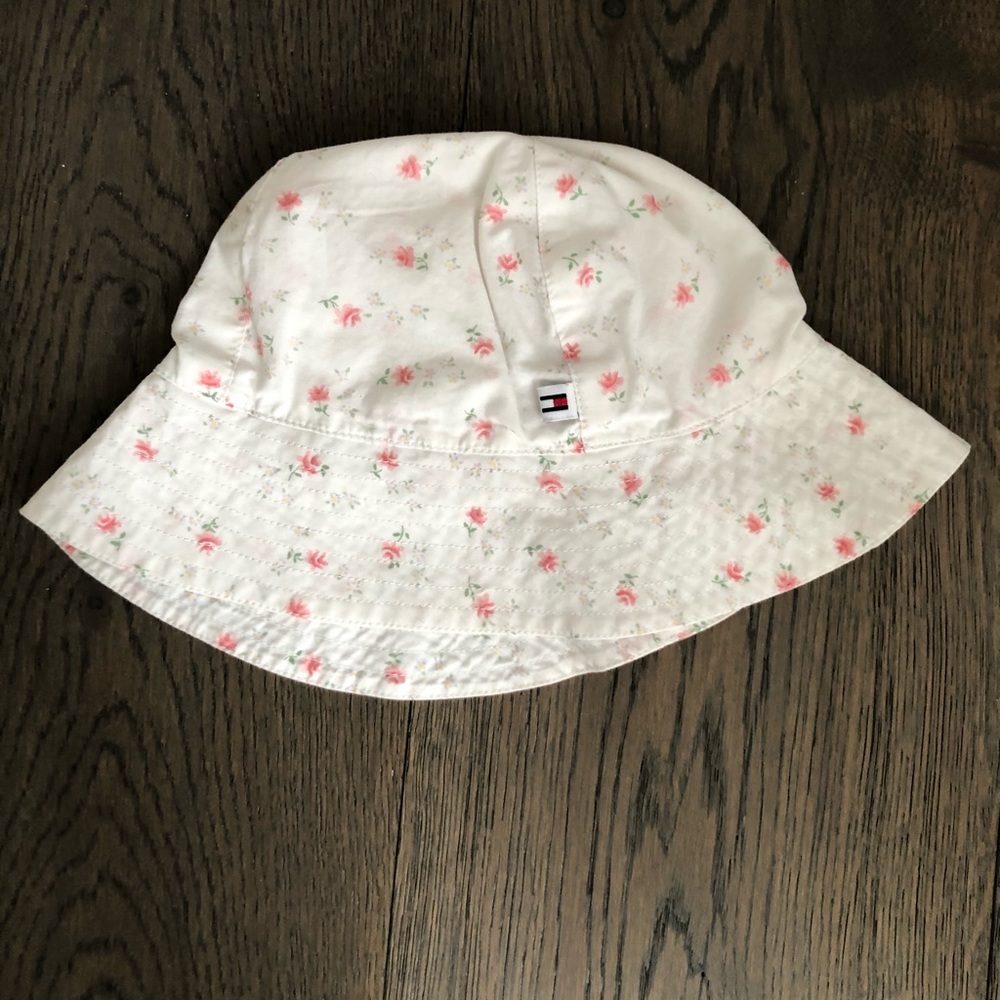 Tommy Hilfiger floral sun hat NWT 18-24m